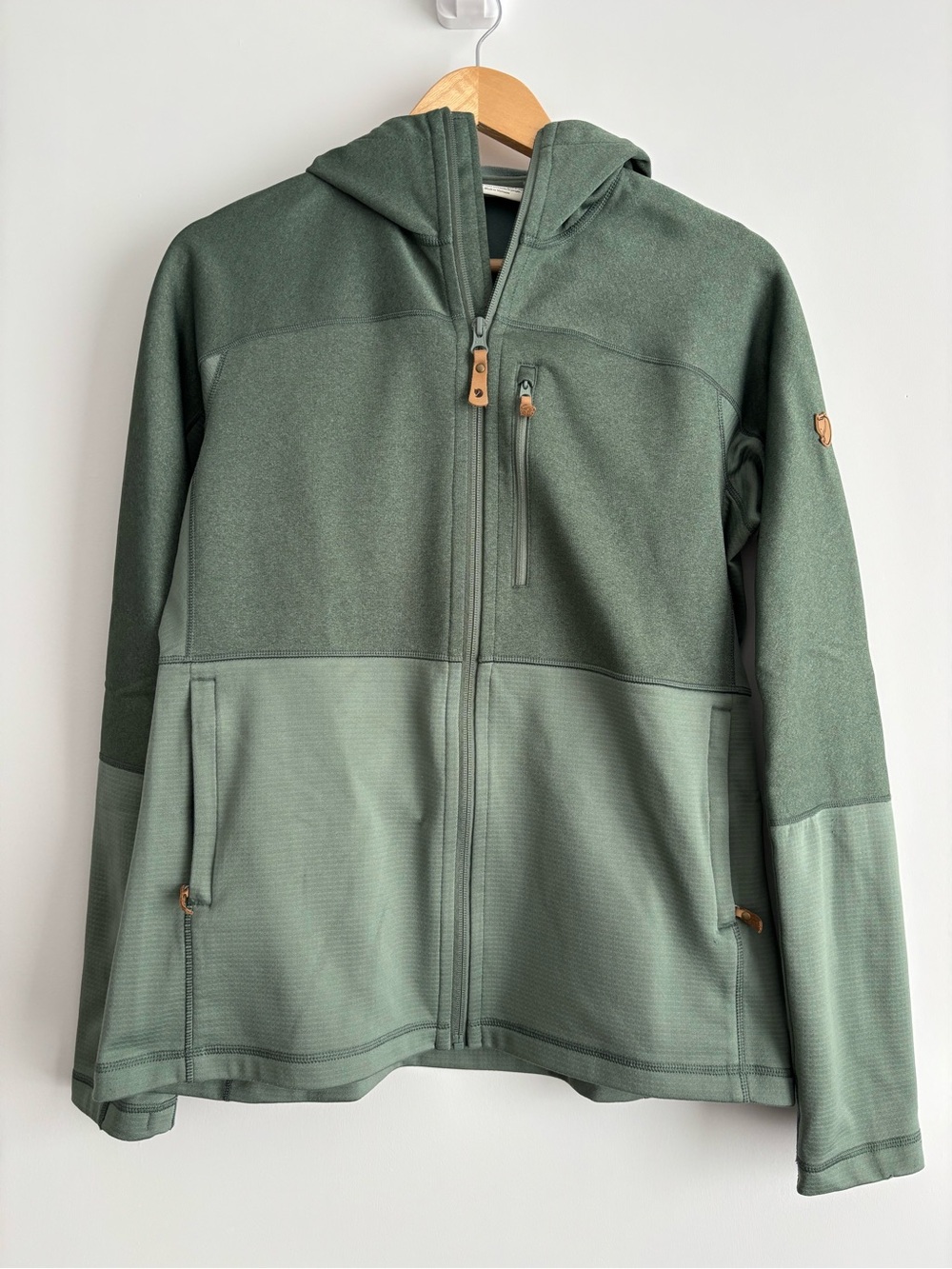Fjällräven green women's zip-up jacket size L